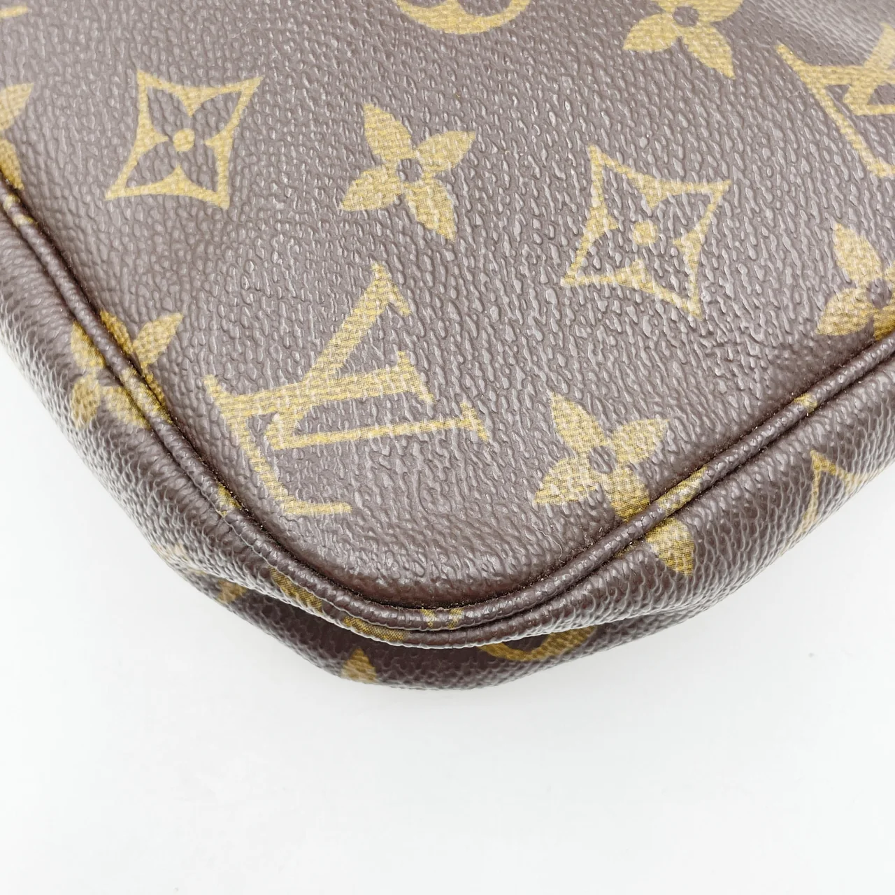 LV MONOGRAM POCHETTE ACCESSOIRE view 6