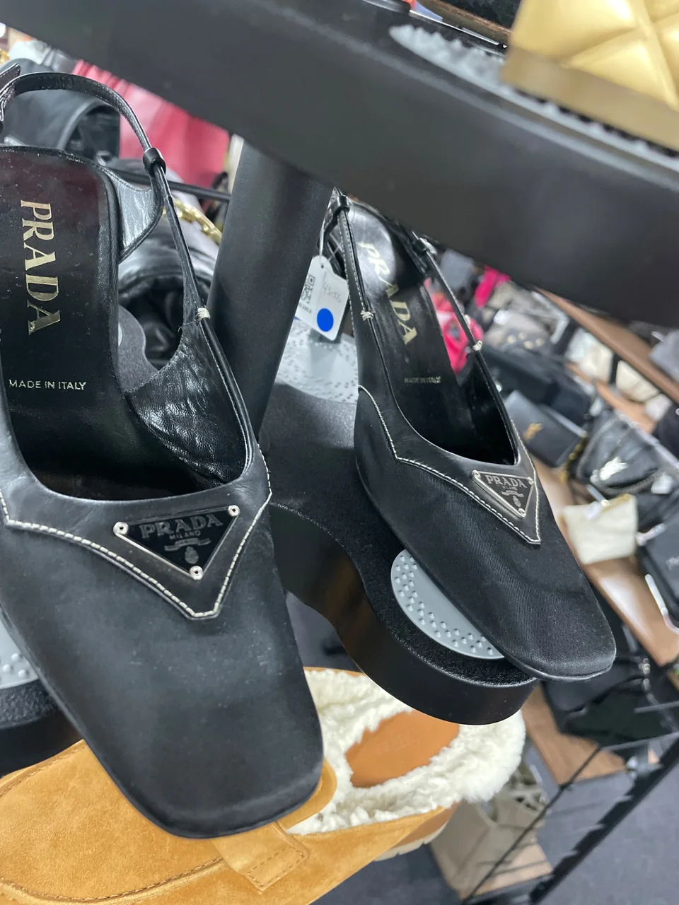 AY-77 841-6 PRADA SANDALS