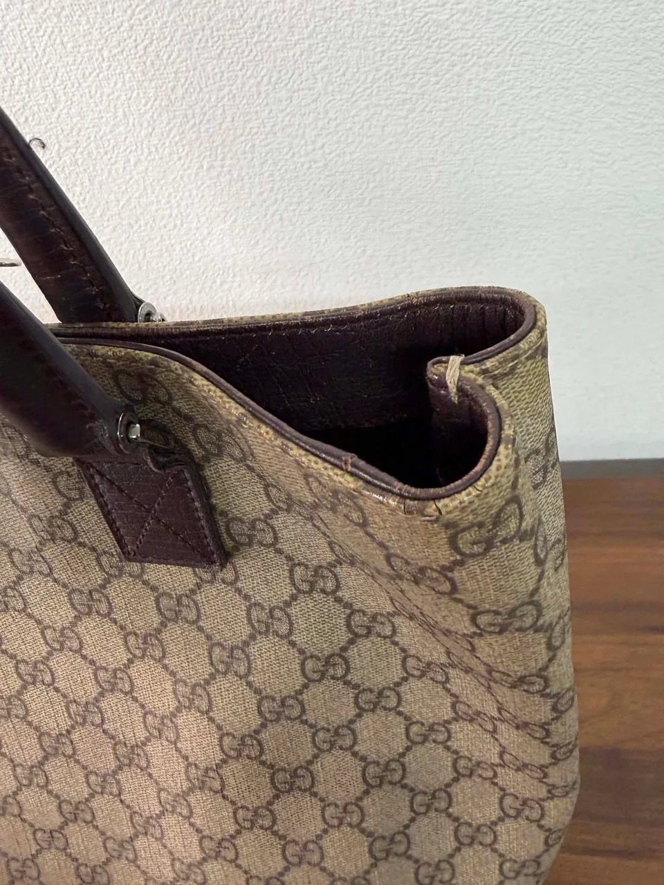GUCCI GG SUPREME TOTE view 5
