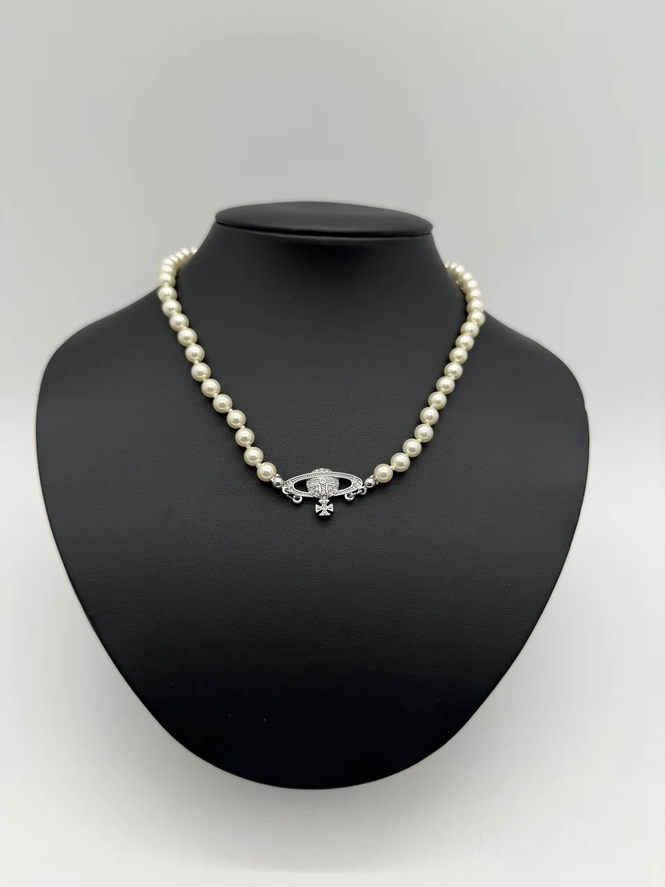 VIVIENNE WESTWOOD NECKLACE