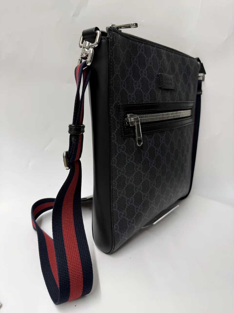 GUCCI GG SUPREME SHOULDER BAG view 3