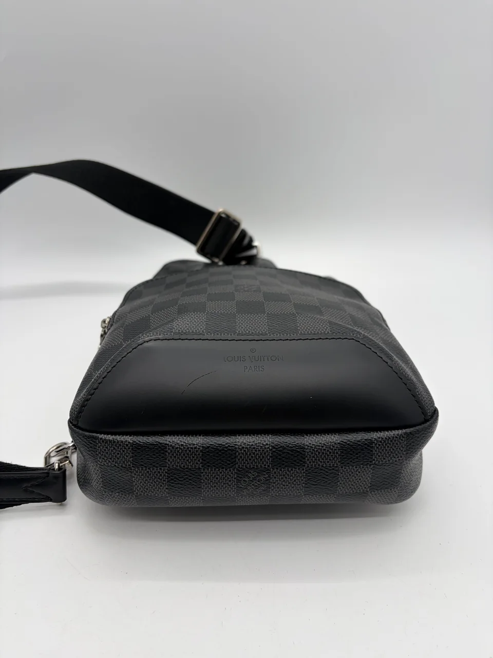 LV GRAPHITE N41719 view 4