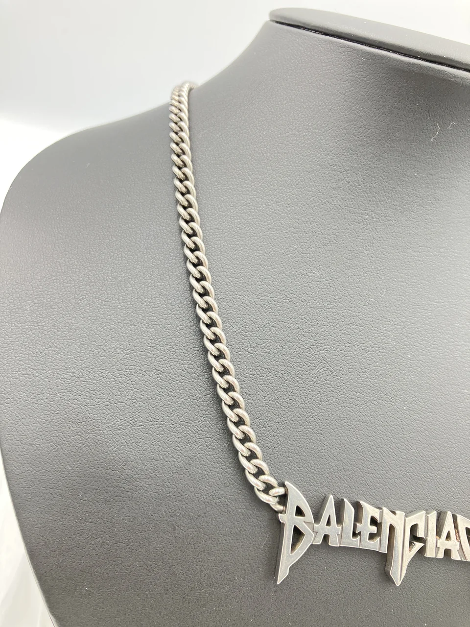 BALENCIAGA NECKLACE view 3