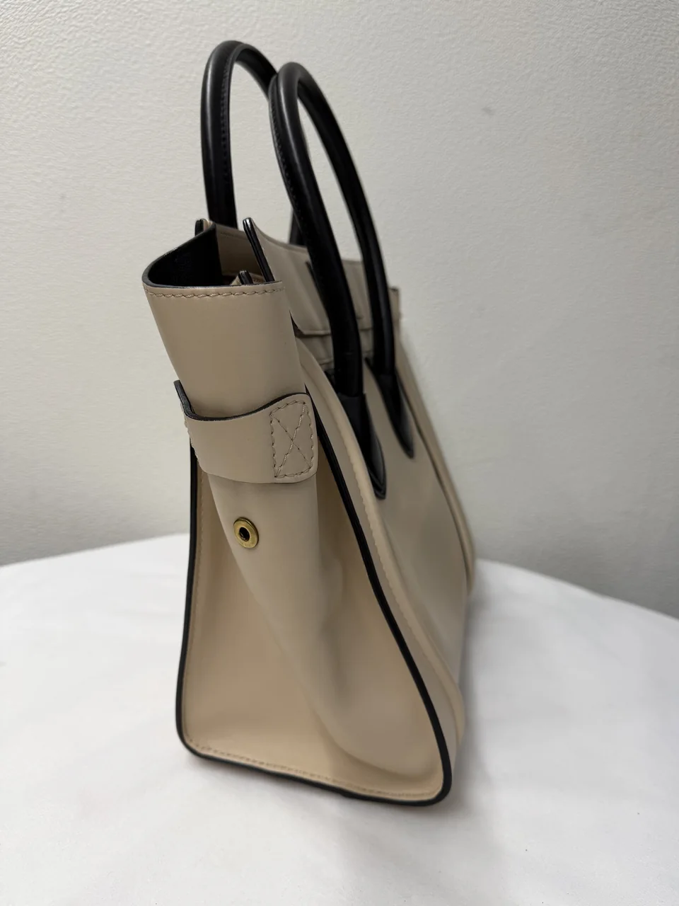 CELINE LUGGAGE MICRO (BEIGE/BLACK) view 4