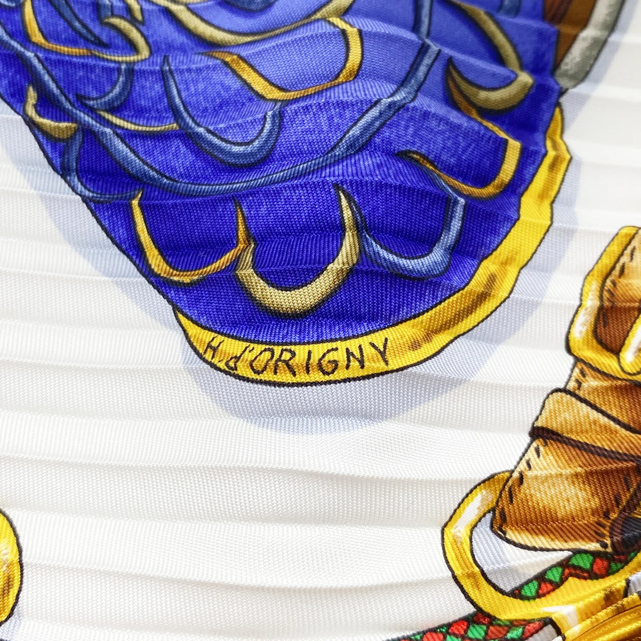 HERMES PLEATED SCARF view 3