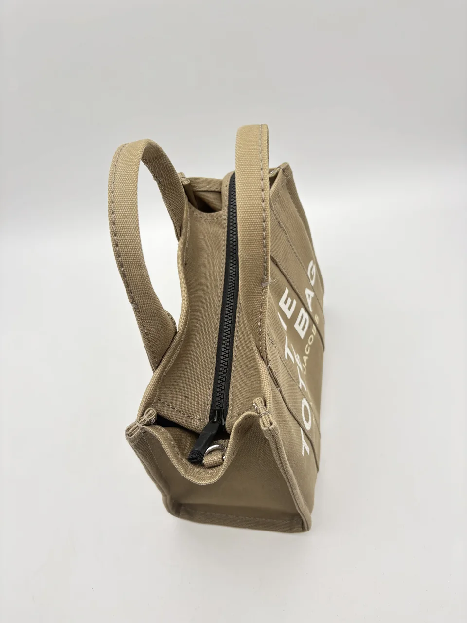 MARC JACOBS TOTE BAG (KHAKI) view 8