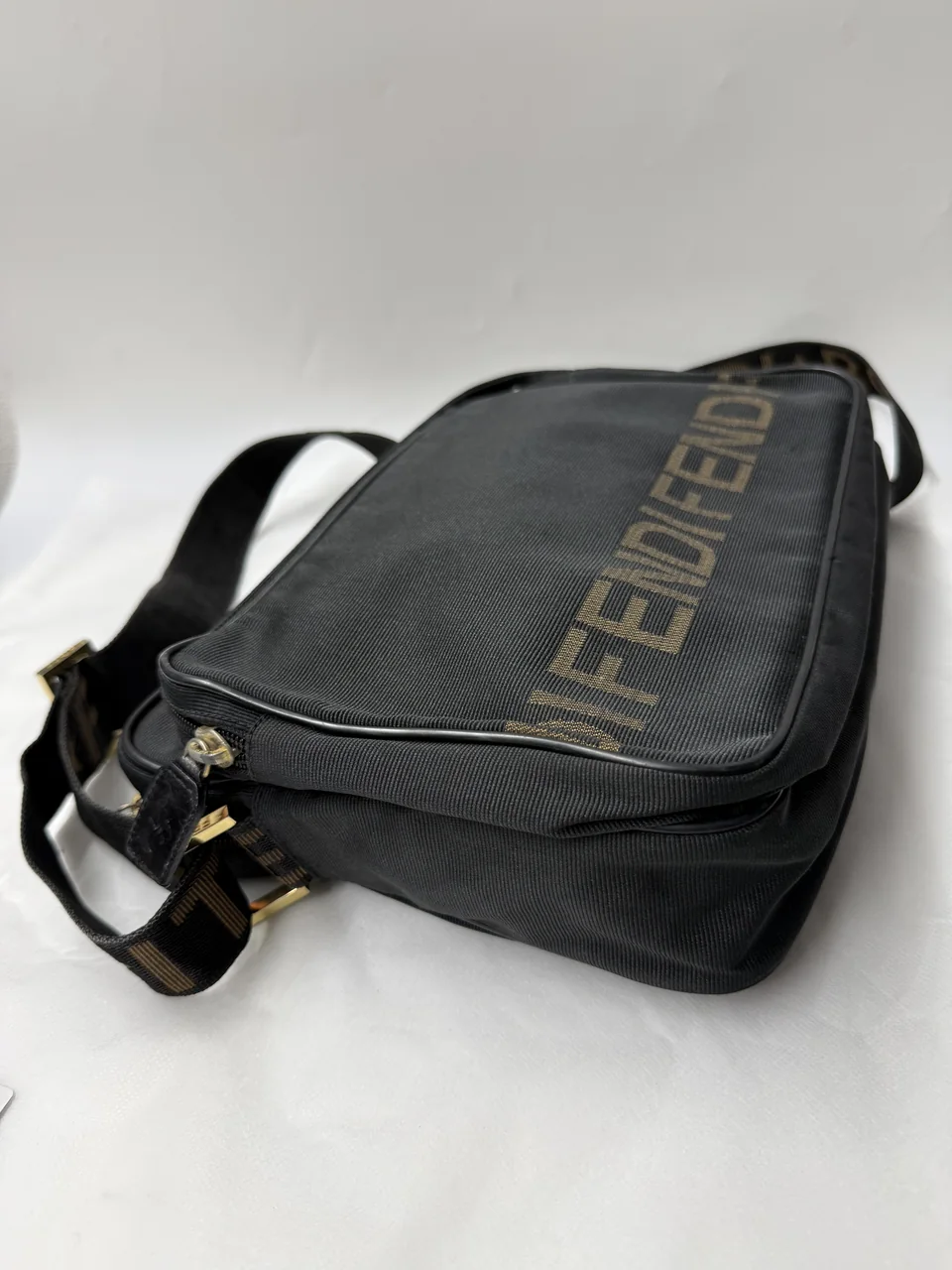 FENDI NYLON SHOULDER BAG (BLACK) view 14