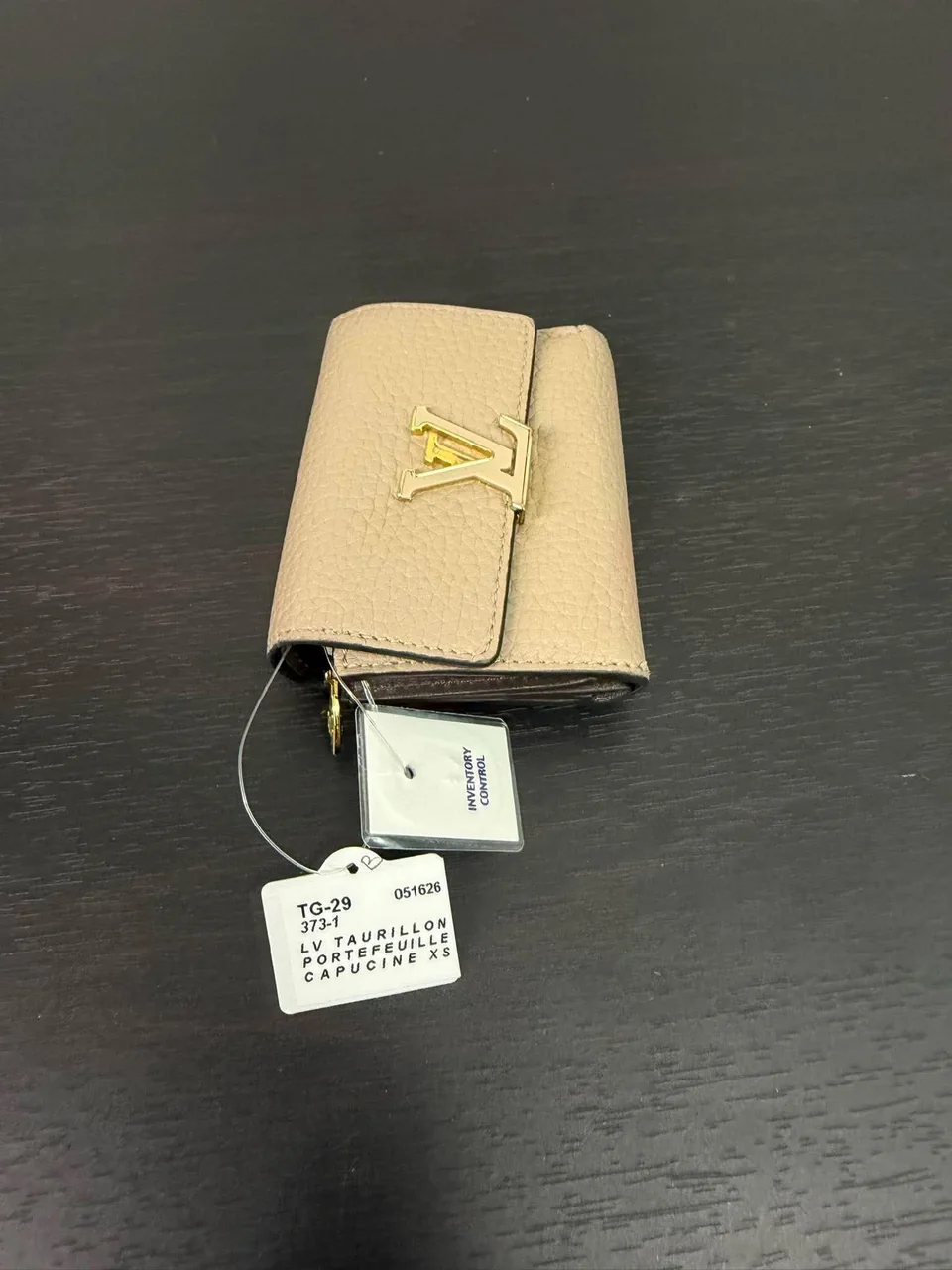 LV TAURILLON PORTEFEUILLE CAPUCINE XS view 2