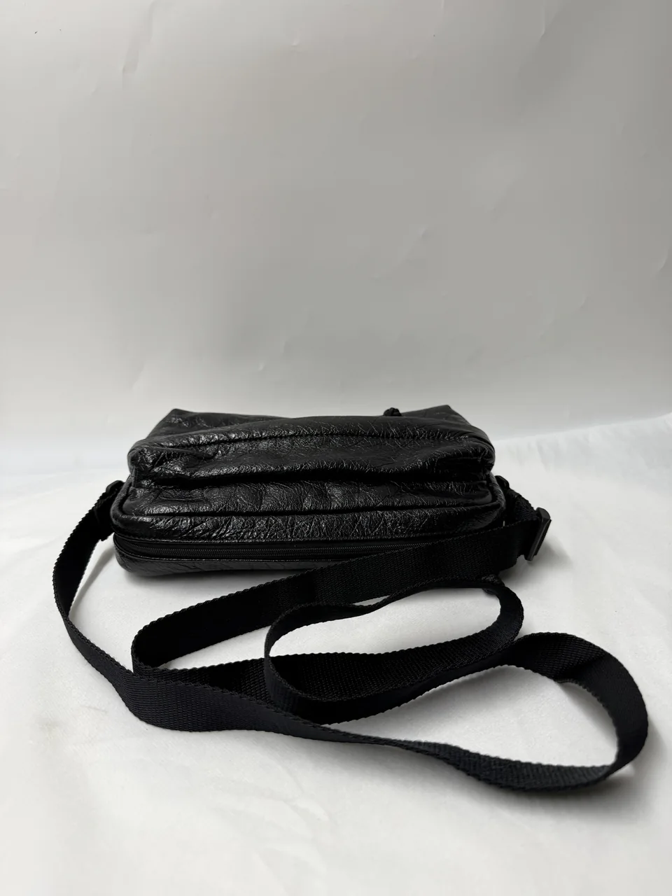 BALENCIAGA EXPLORER SHOULDER BAG (BLACK) view 6