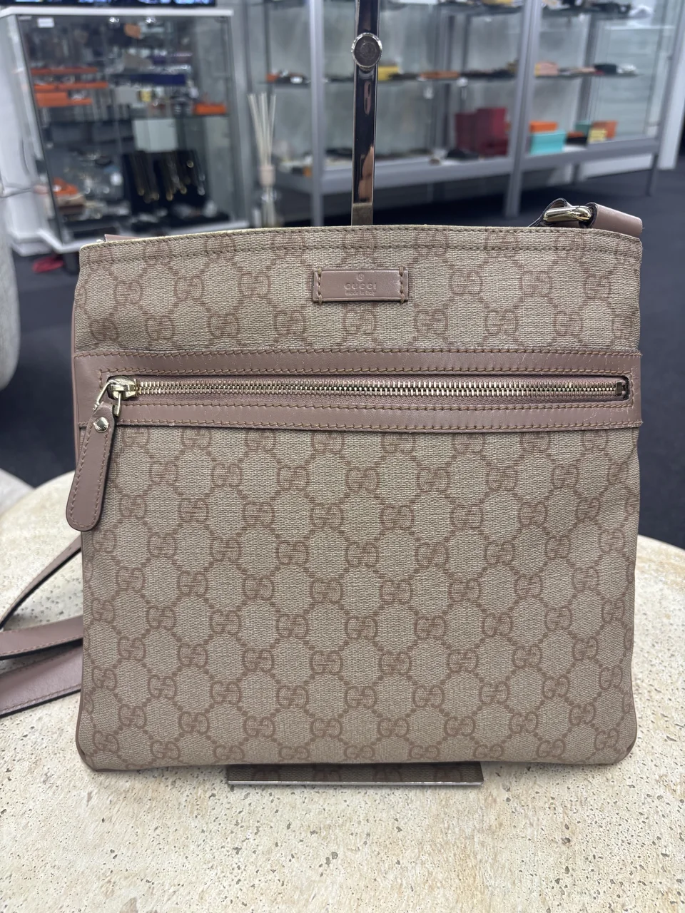 AY-30 281-9 GUCCI SHOULDER BAG