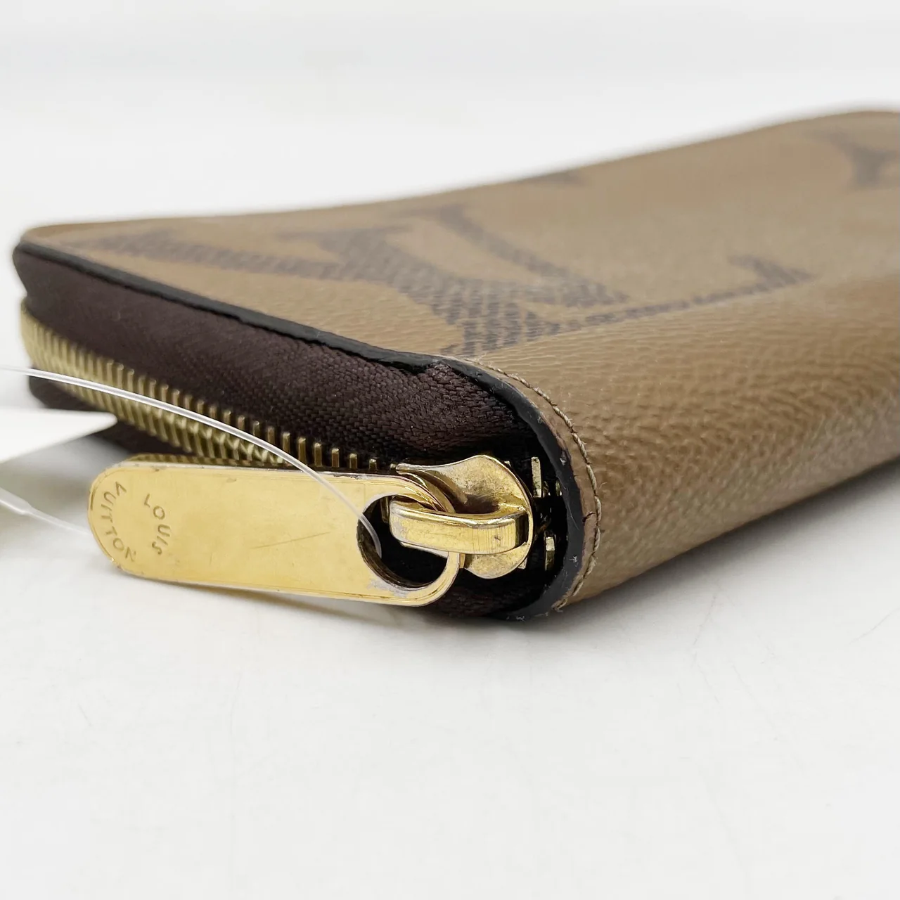 LV JEANT REVERSE ZIPPY WALLET view 7