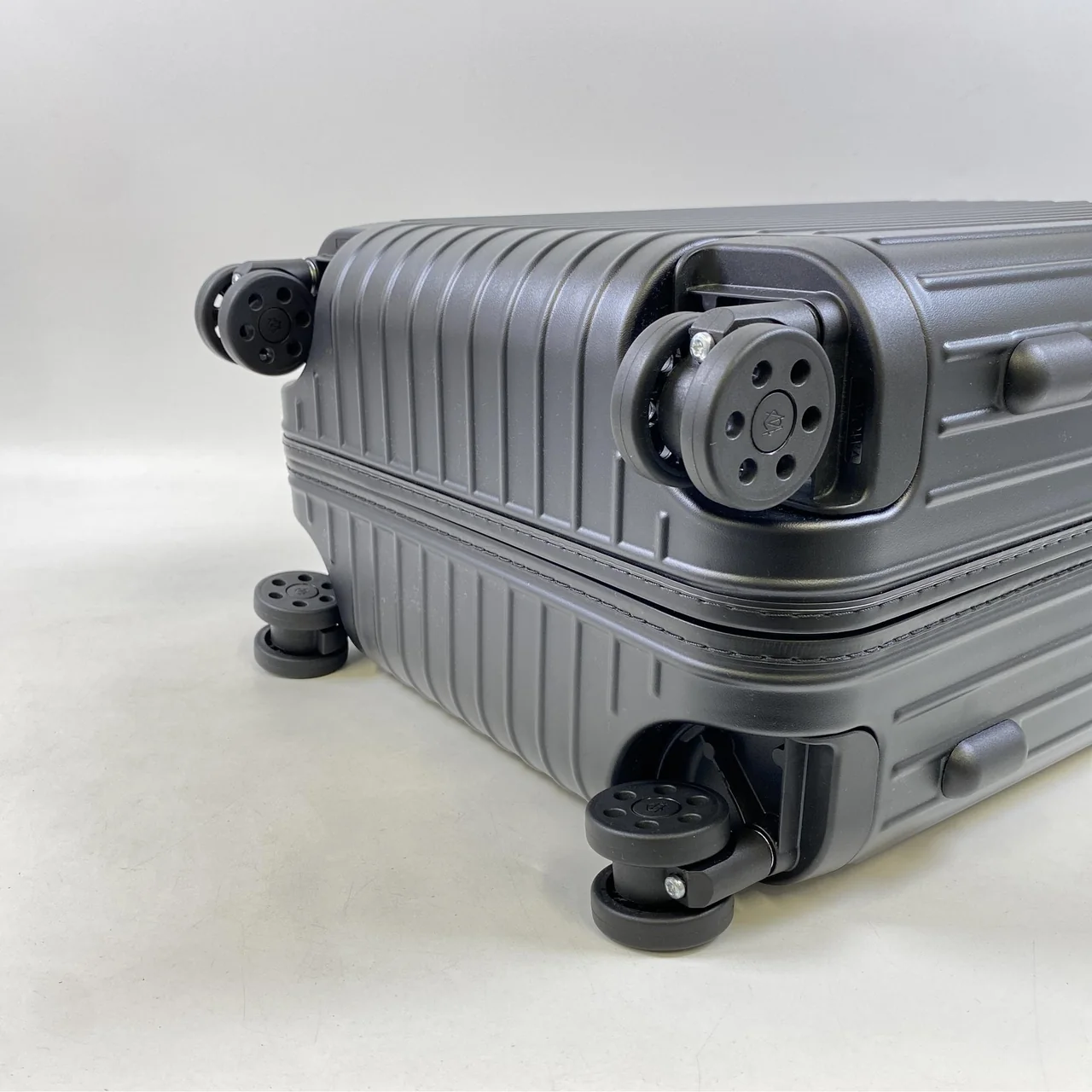 RIMOWA ESSENTIAL CABIN (BLACK) view 12