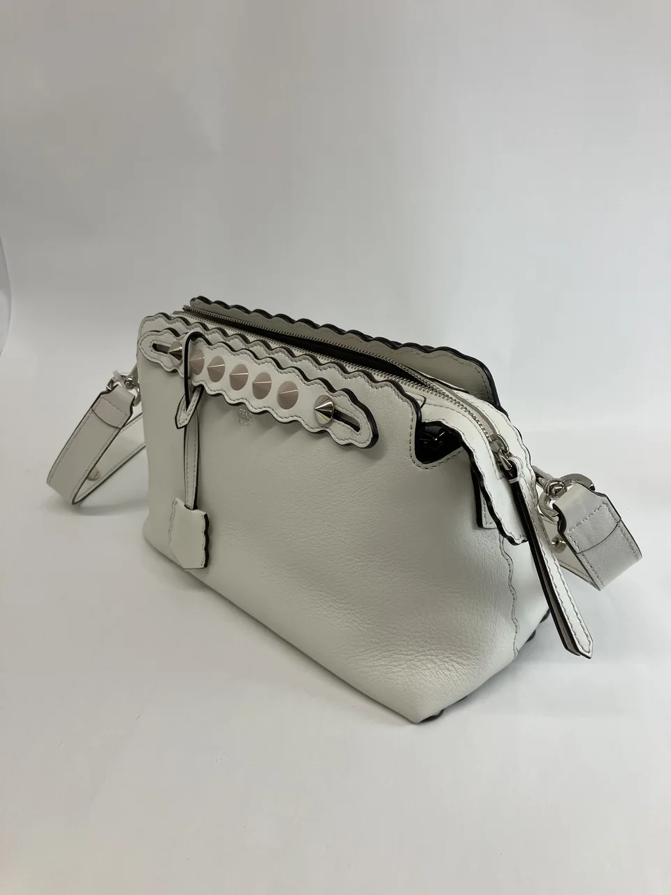 FENDI BY THE WAY MEDIUM (WHITE) view 6