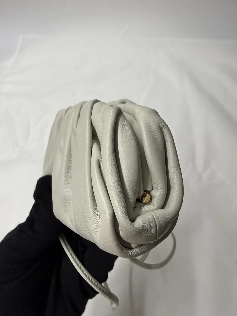 BOTTEGA VENETA THE POUCH MINI hover