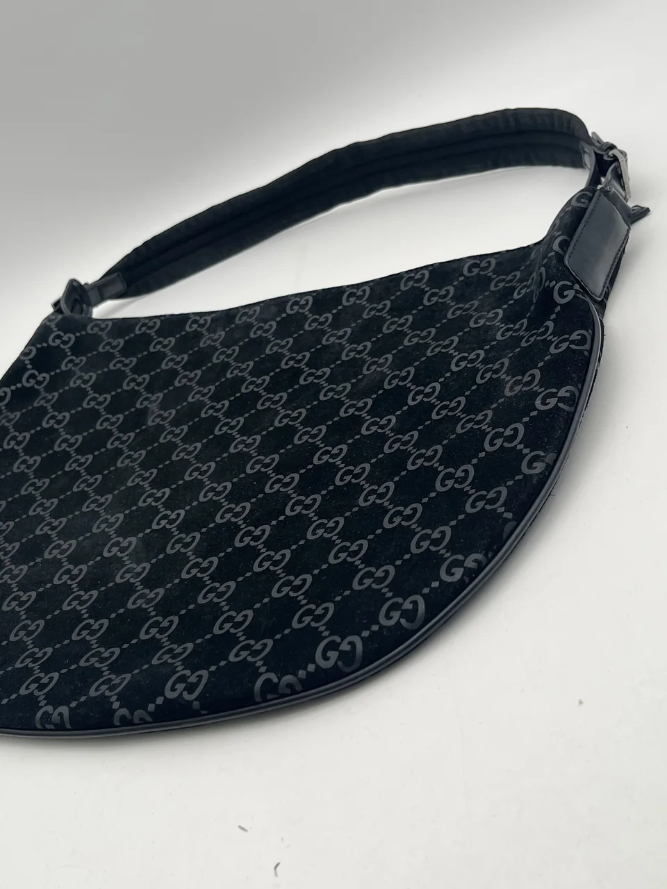 GUCCI CANVAS SHOULDER BAG (BLACK) view 5