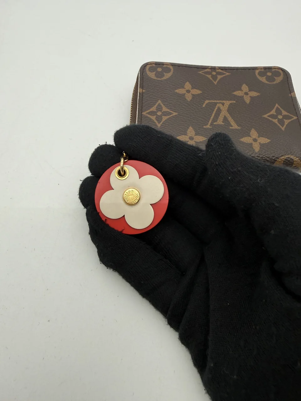 LV MONOGRAM ZIPPY COIN PASS CASE hover