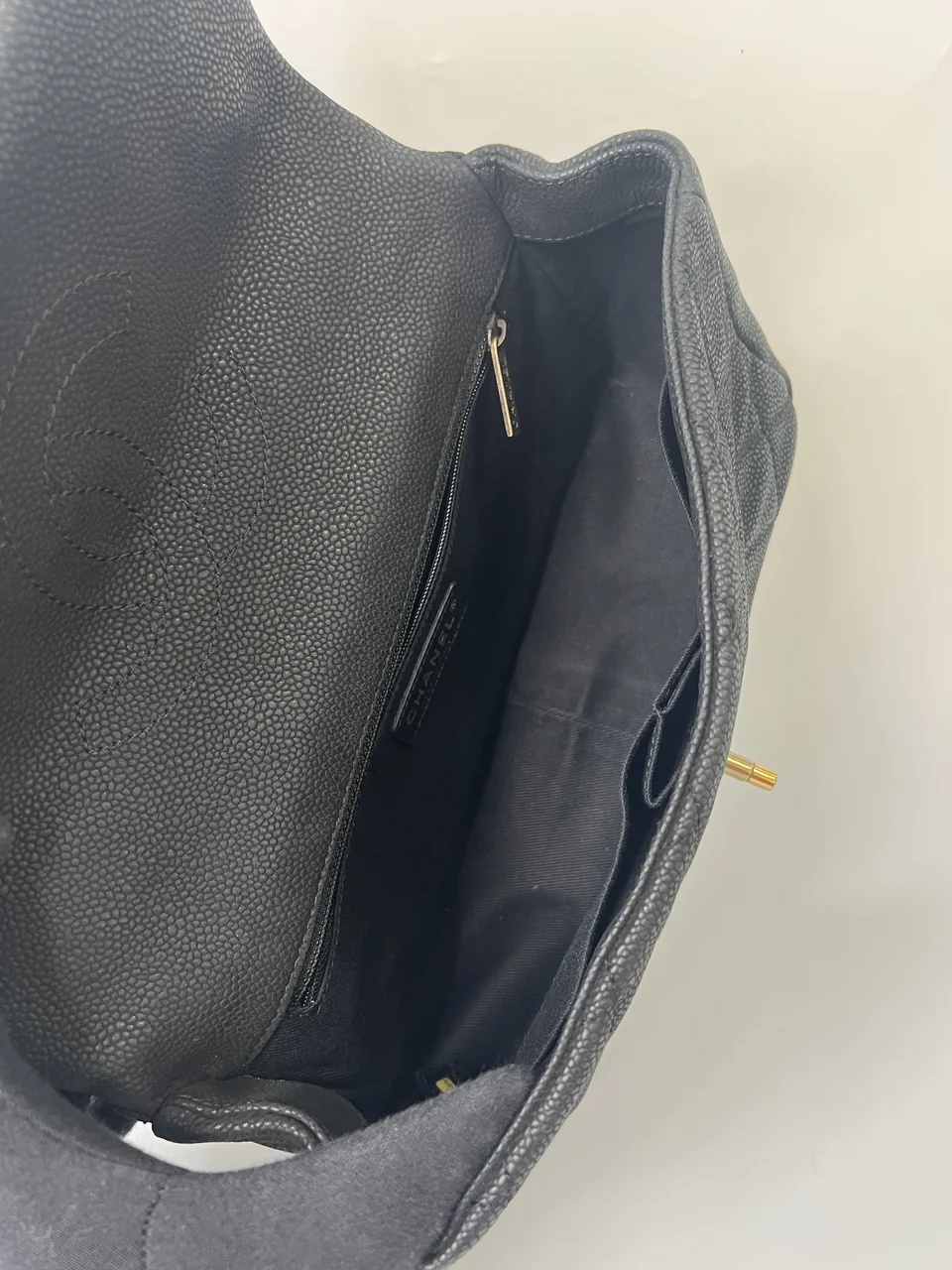 CHANEL CAVIAR MATELASSE HAND BAG (17 SERIAL CODE) view 7