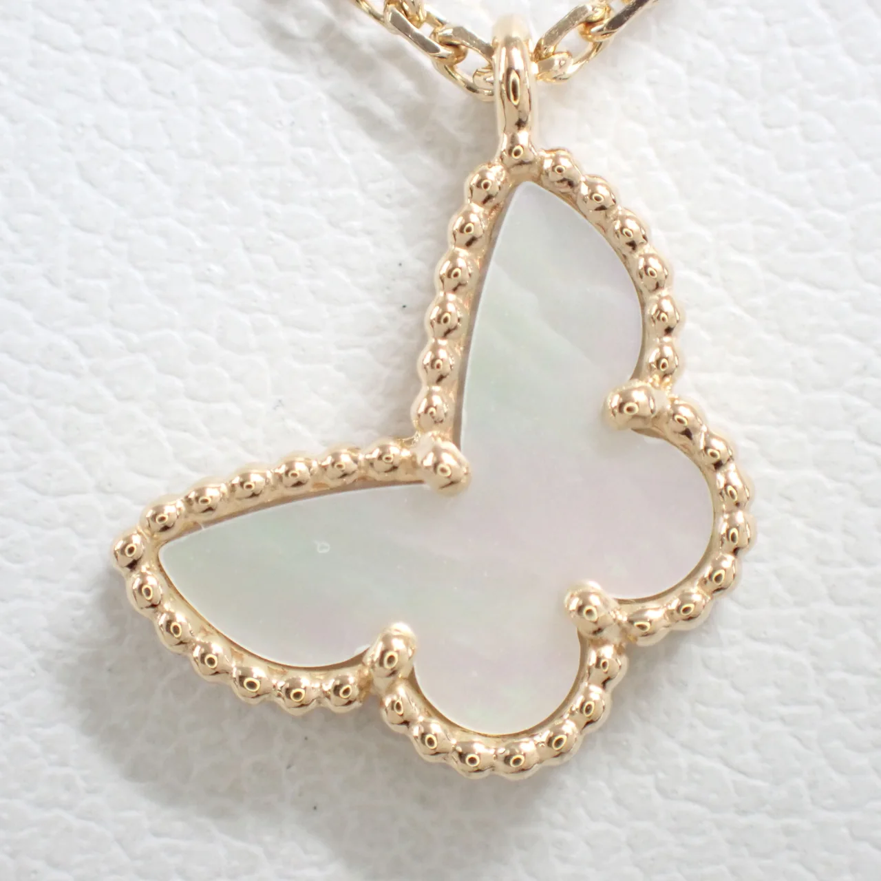 YG750 VCA PAPILLON NECKLACE 2.9G view 3