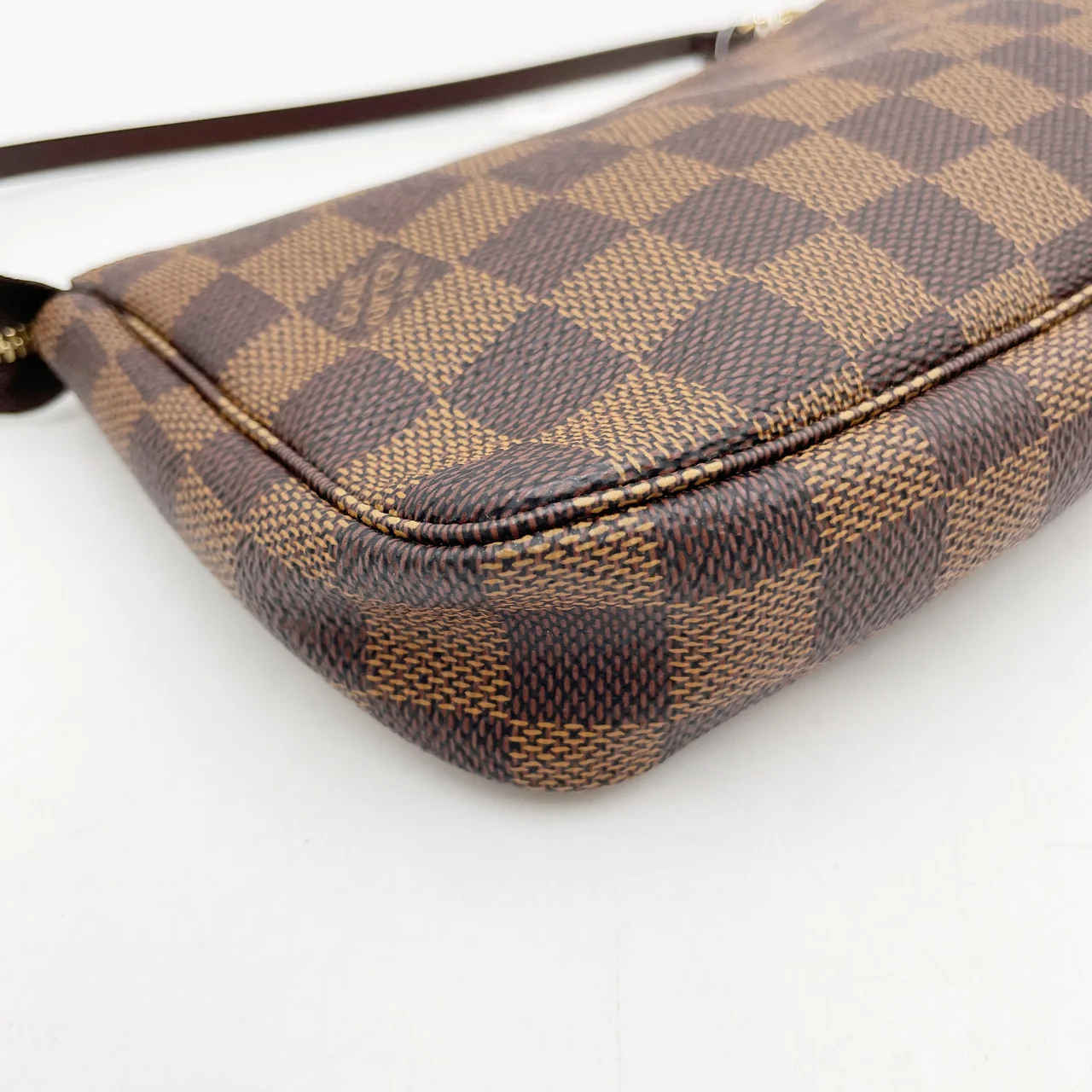 LV DAMIER POCHETTE ACCESOIRE view 6