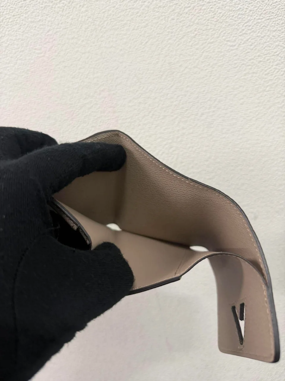 LV EPI PORTEFEUILLE TWIST photo 9