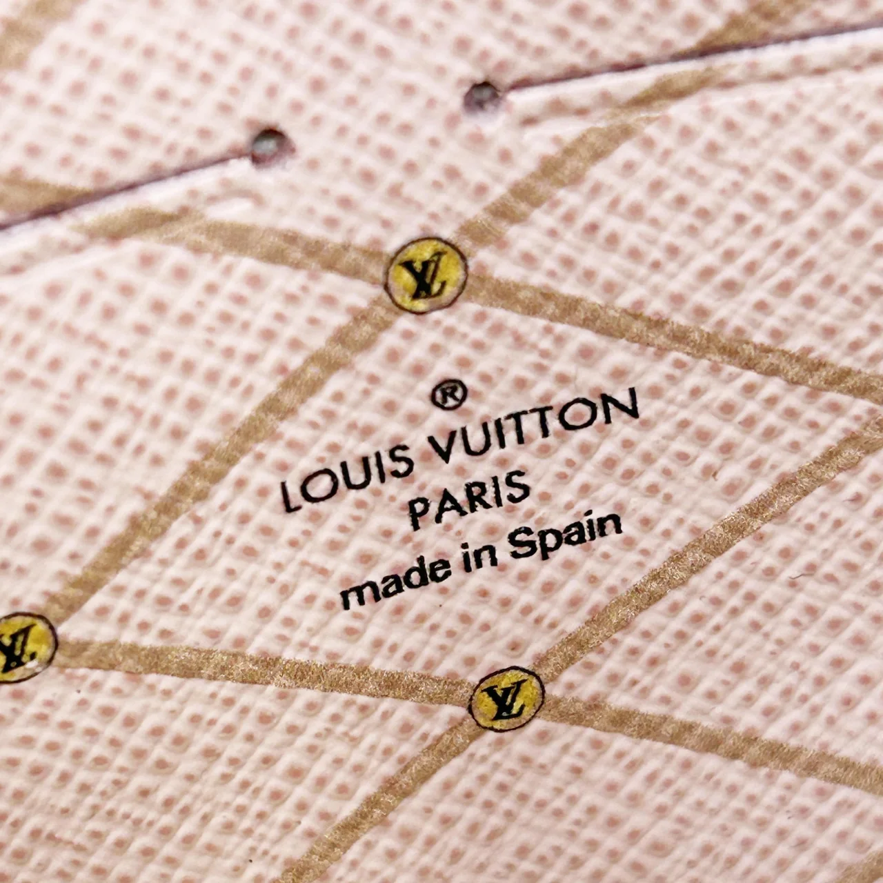 LV AZURE POCHETTE WEEKEND photo 21