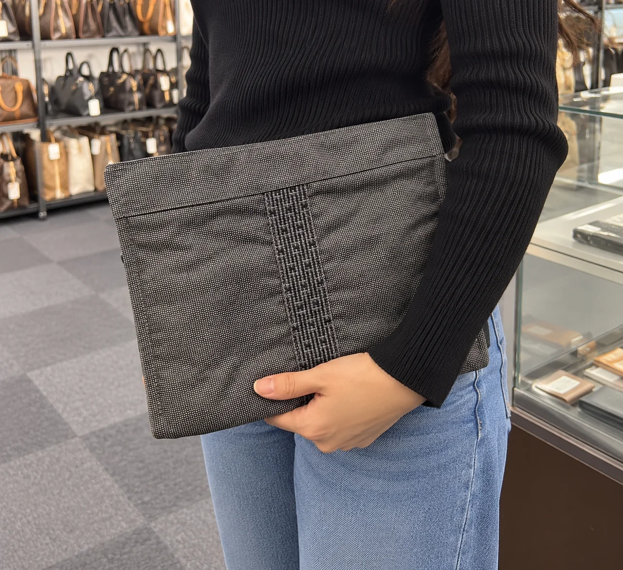 HERMES HERLINE POUCH view 10
