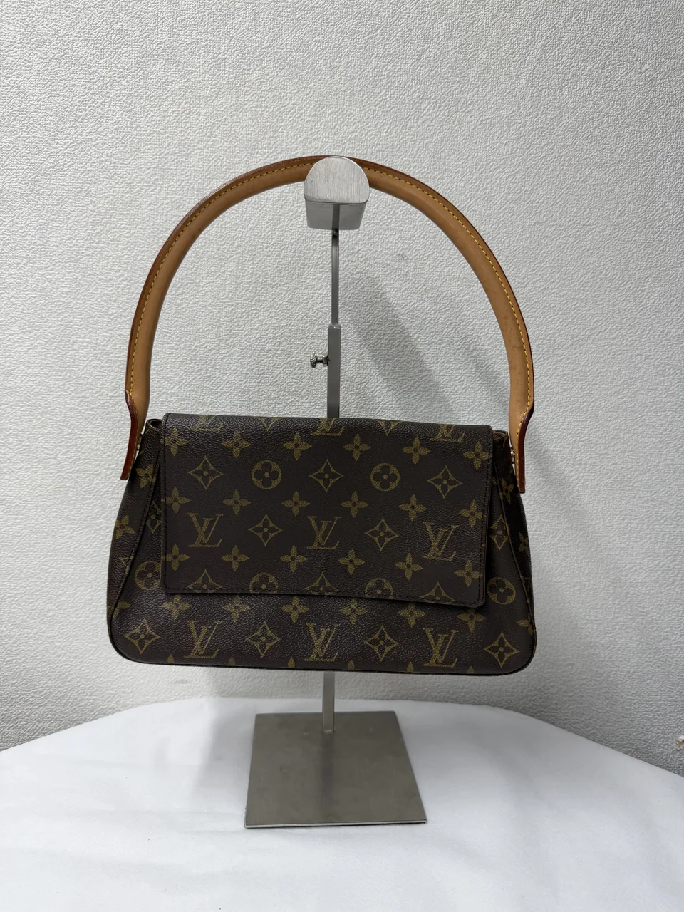 LV MONOGRAM MINI LOOPING view 11