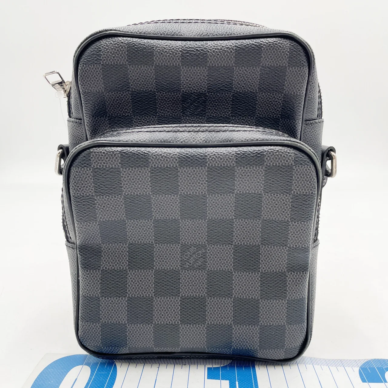 LV GRAPHITE REM