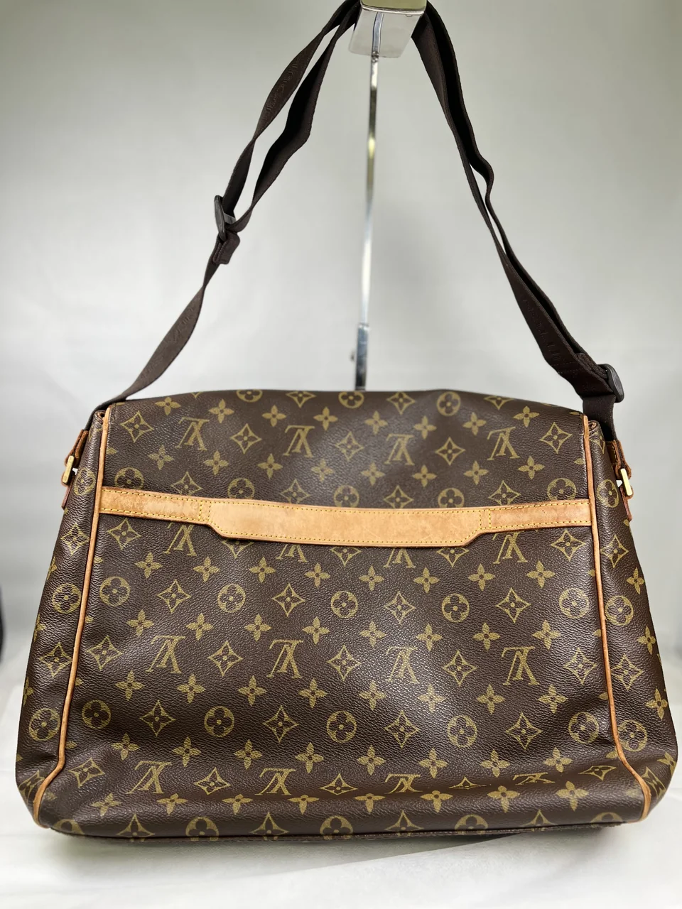 LV MONOGRAM ABBESSES hover