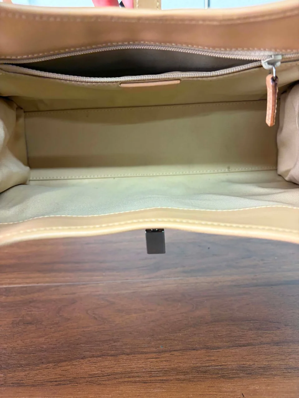 GUCCI GG CANVAS SHOULDER BAG (BEIGE) view 3