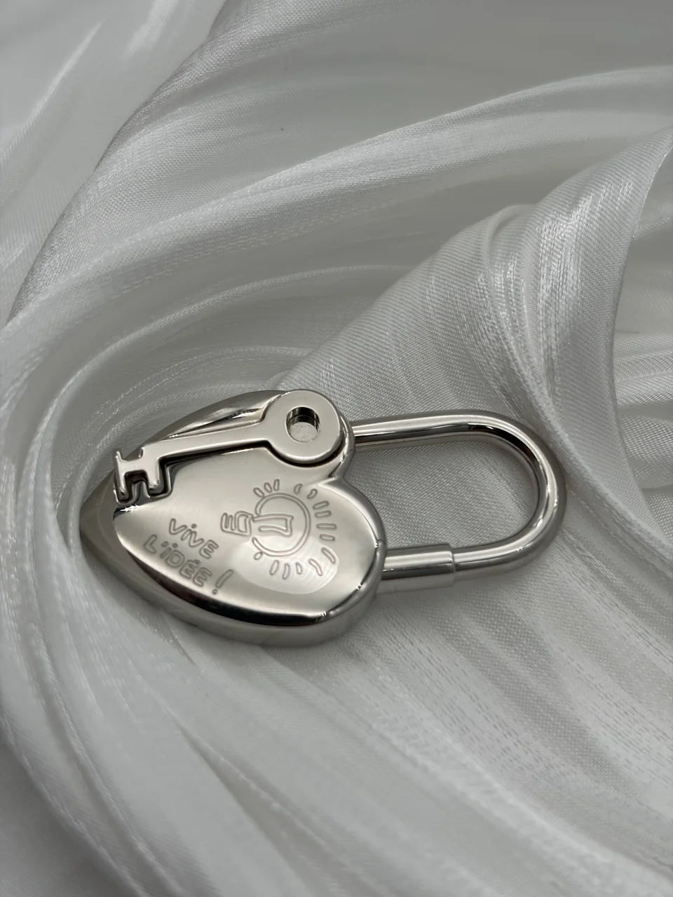 HERMES CADENA view 3