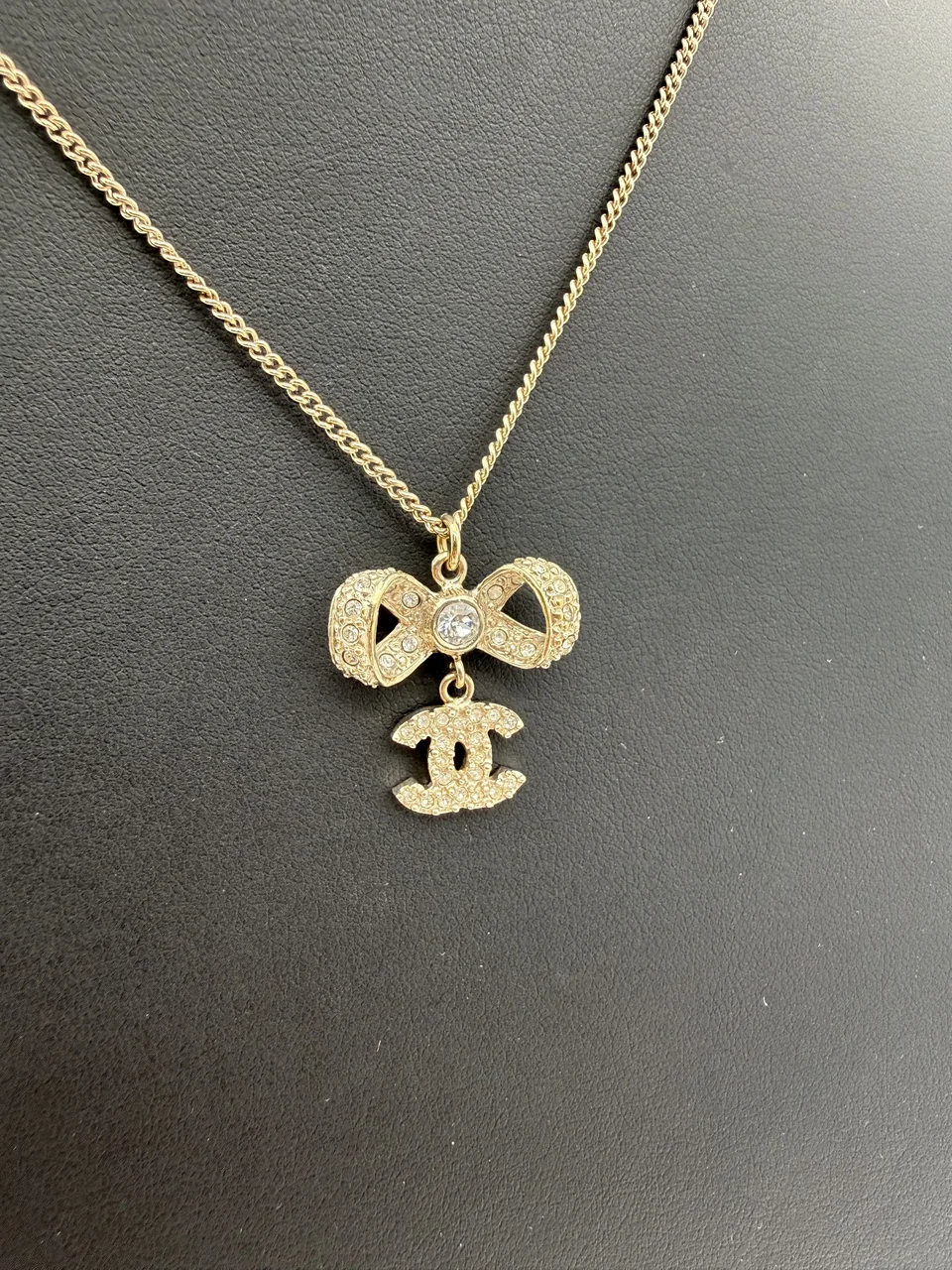 CHANEL RIBBON NECKLACE view 3