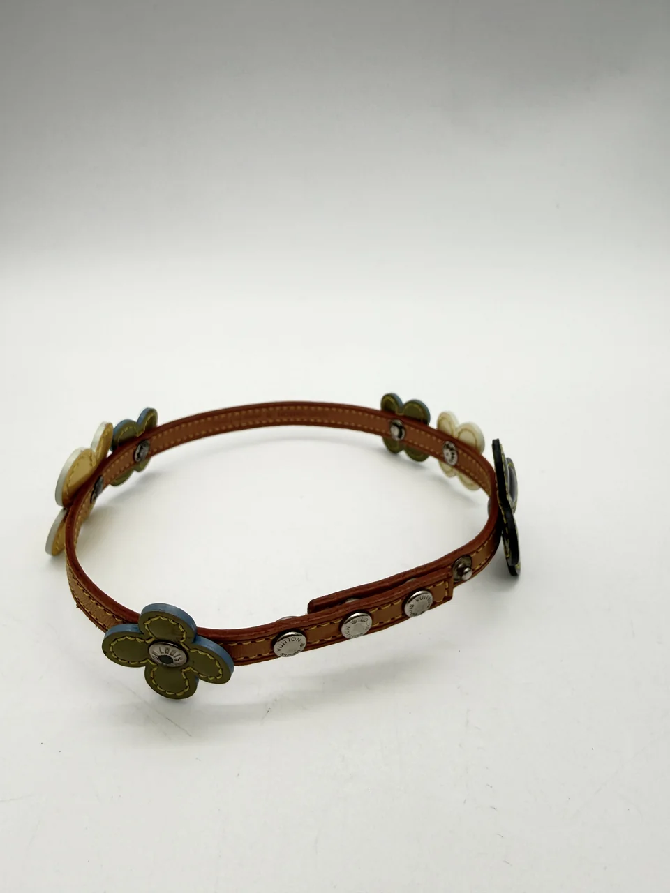 LOUIS VUITTON MONOGRAM VERNIS FLEUR WRAP BRACELET/CHOKER view 3