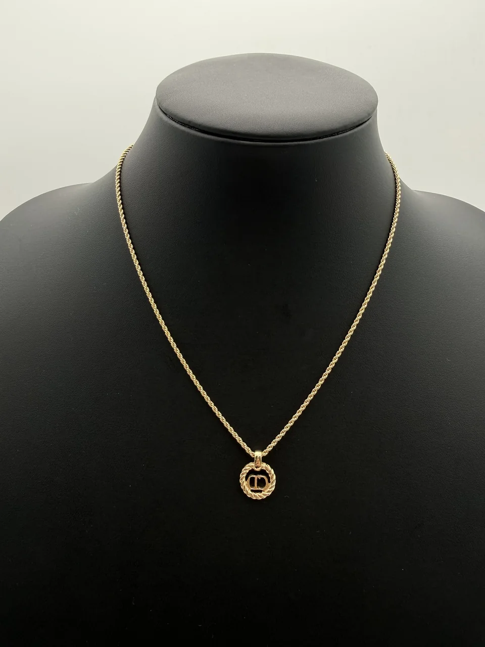 DIOR LOGO TWIST CIRCLE NECKLACE view 7