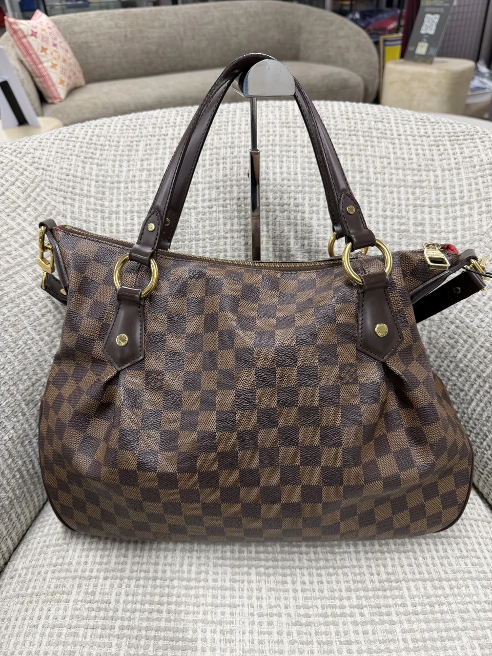 LV DAMIER EVORA MM view 3