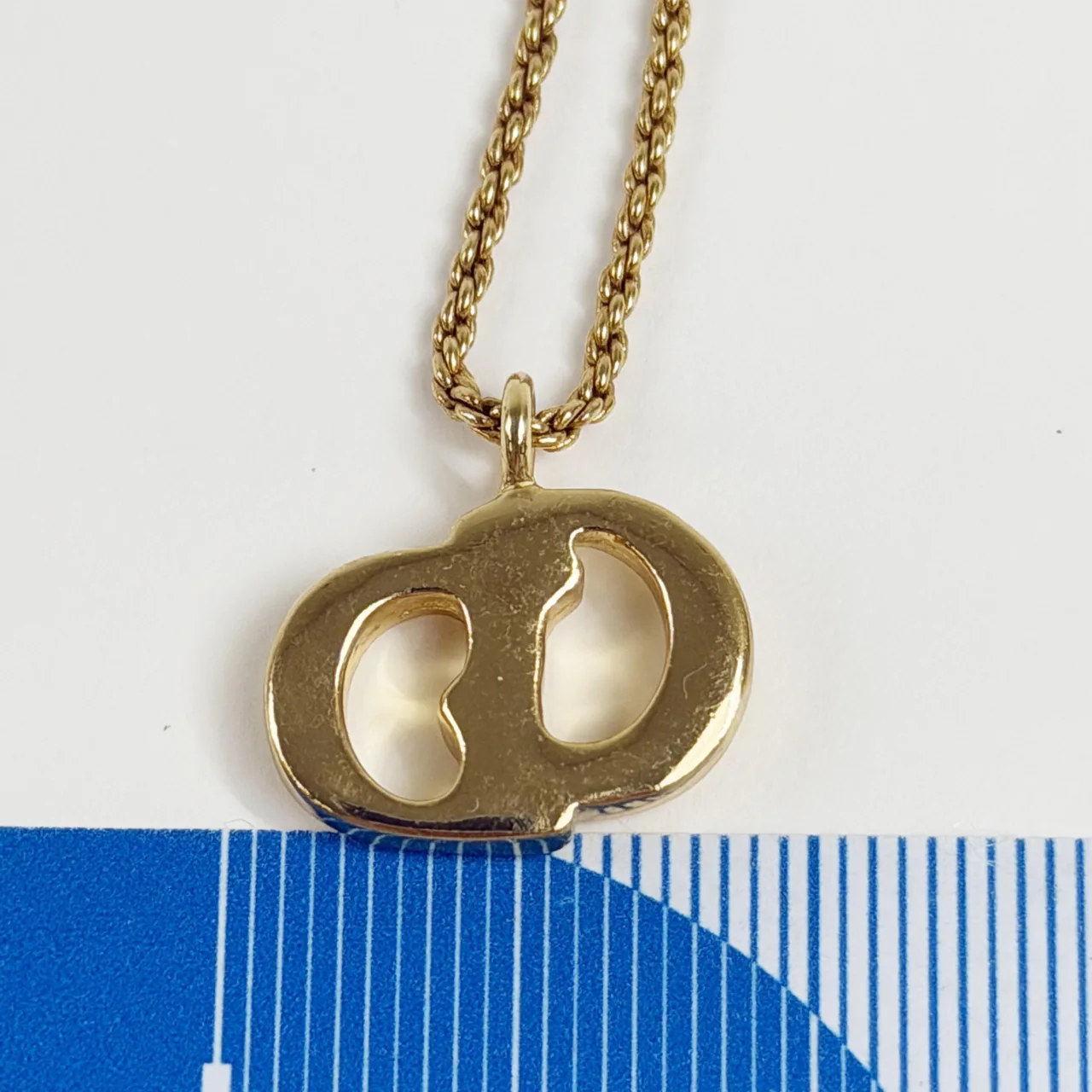 DIOR TWIST CHAIN NECKLACE view 3