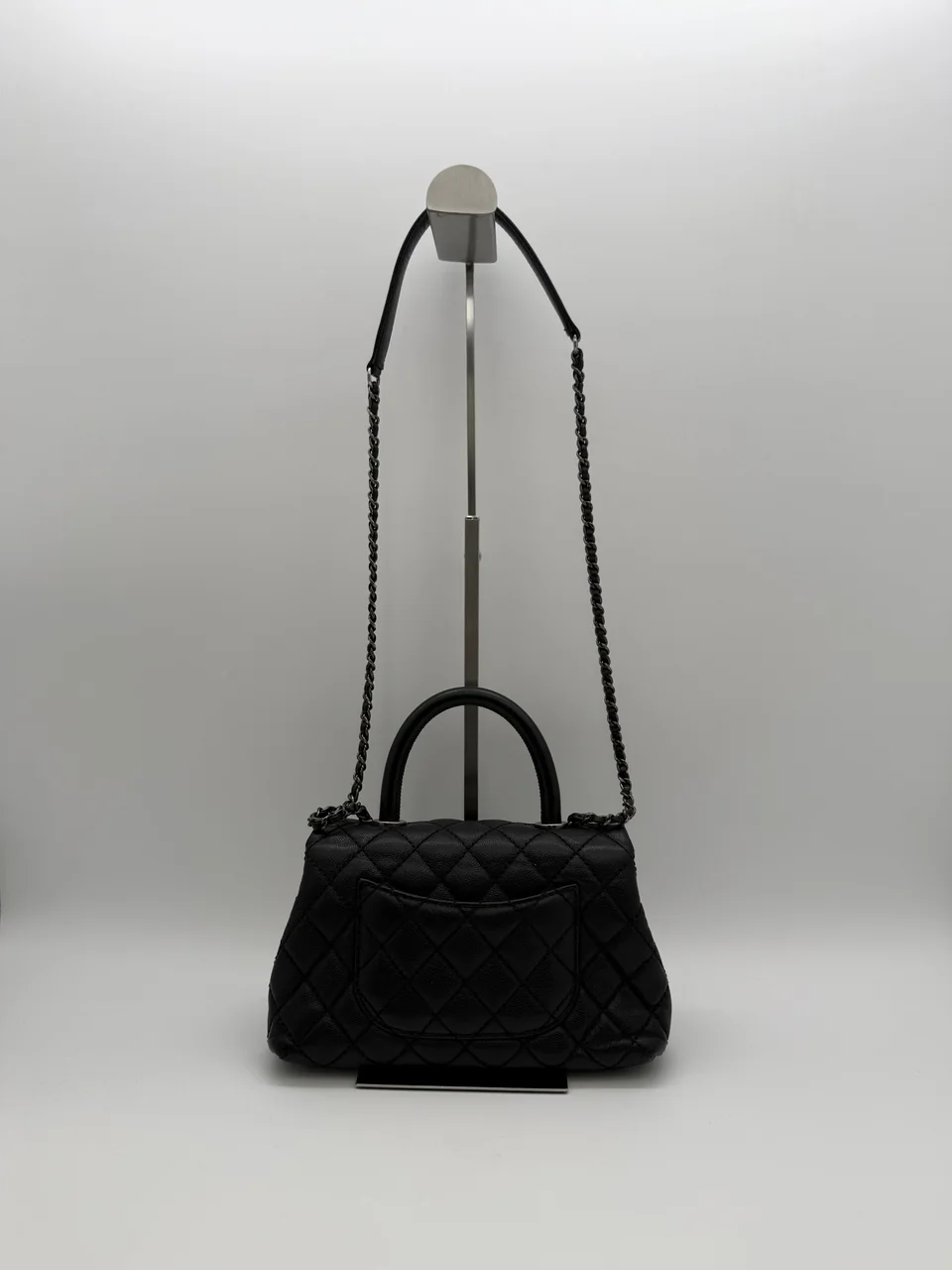 CHANEL CAVIAR COCO HANDE HANDBAG (22 SERIAL CODE) view 3