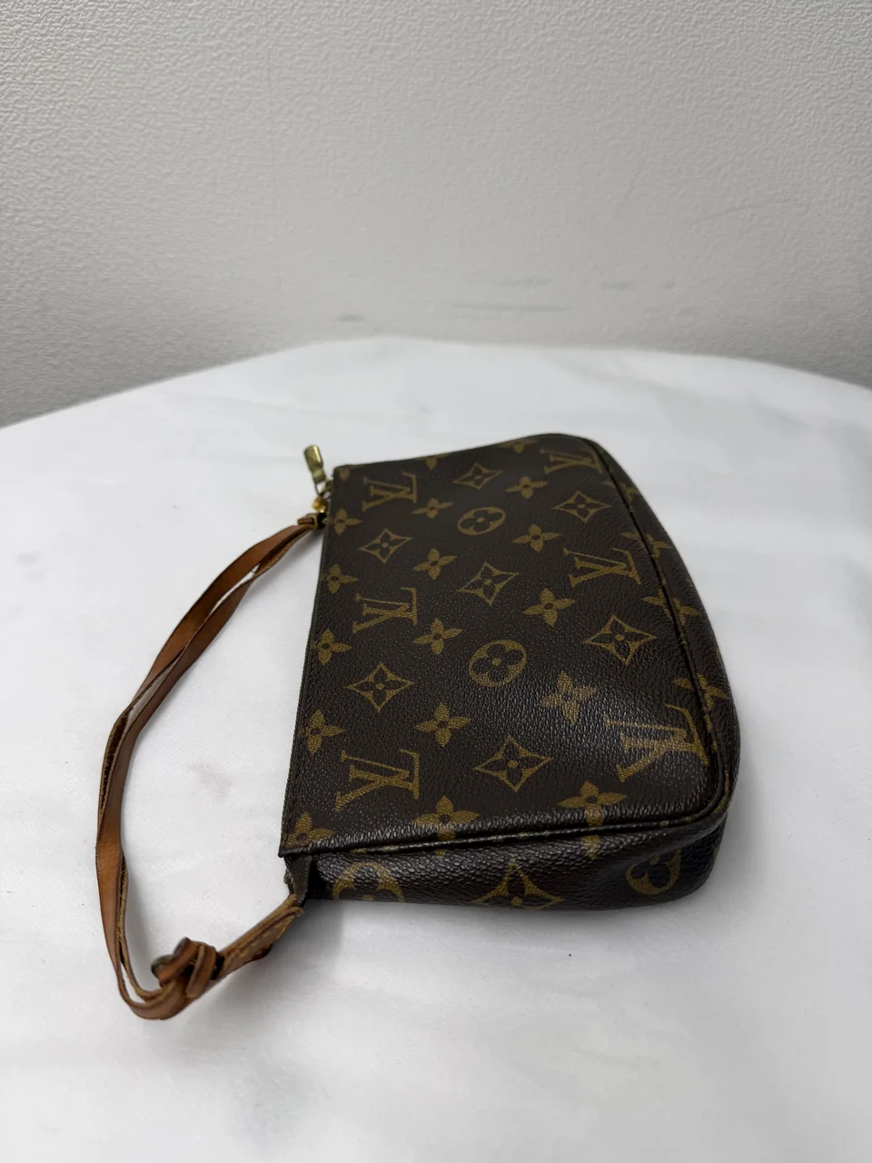 LV MONOGRAM ACCESSORY POUCH view 4