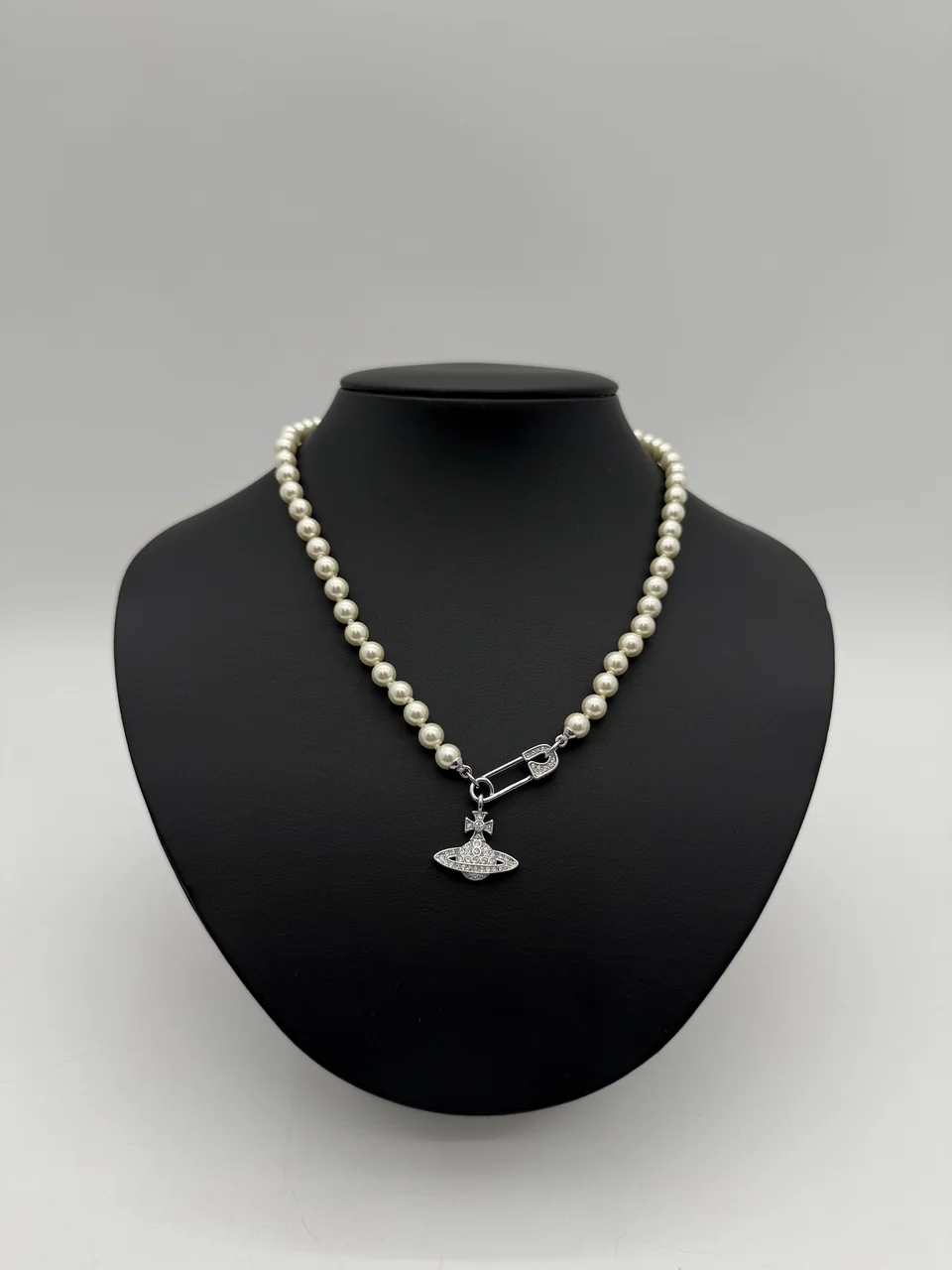 VIVIENNE WESTWOOD NECKLACE