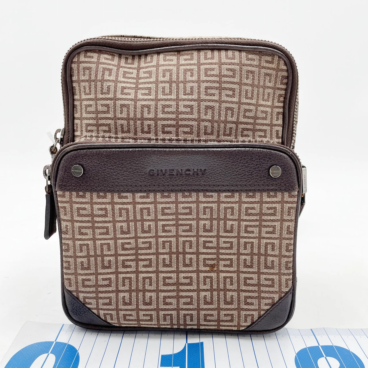 GIVENCHY SHOULDER BAG (BROWN)