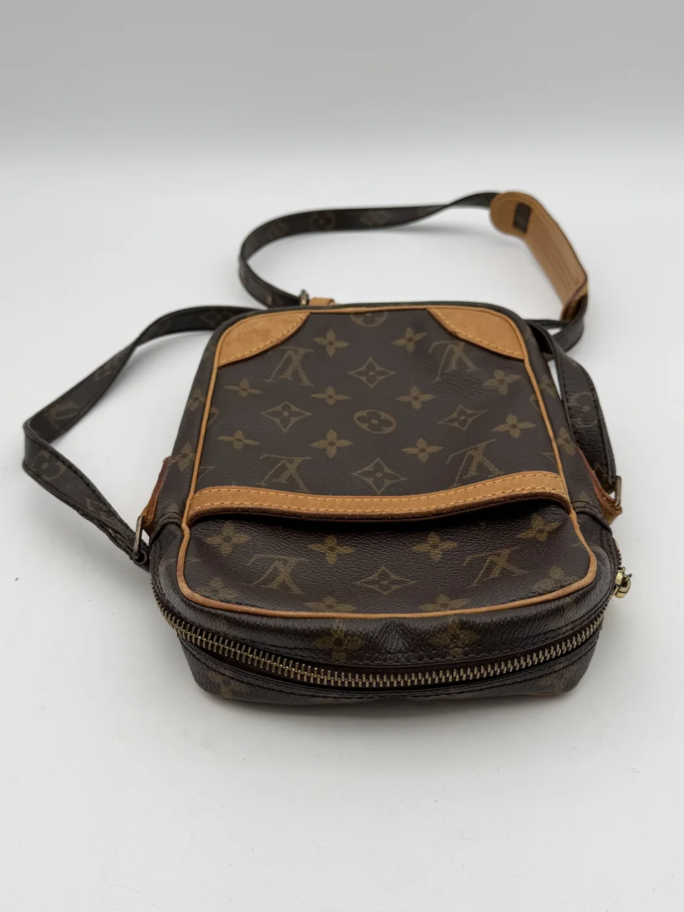 LV MONOGRAM DANUBE view 3