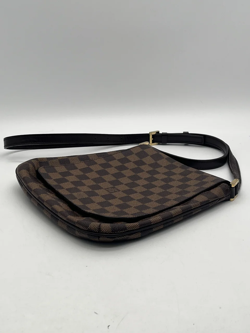LV DAMIER MUSETTE SALSA LONG view 10