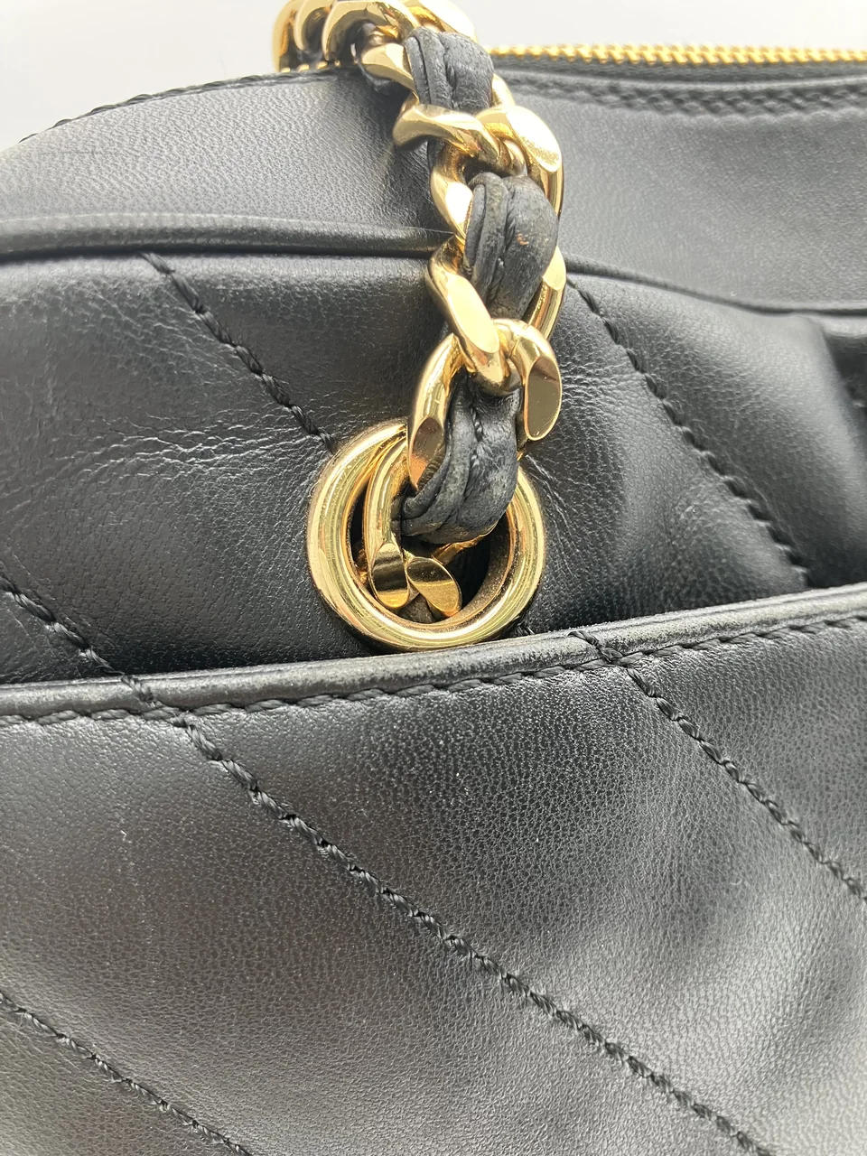 CHANEL V-STITCH CHAIN SHOULDER BAG view 15