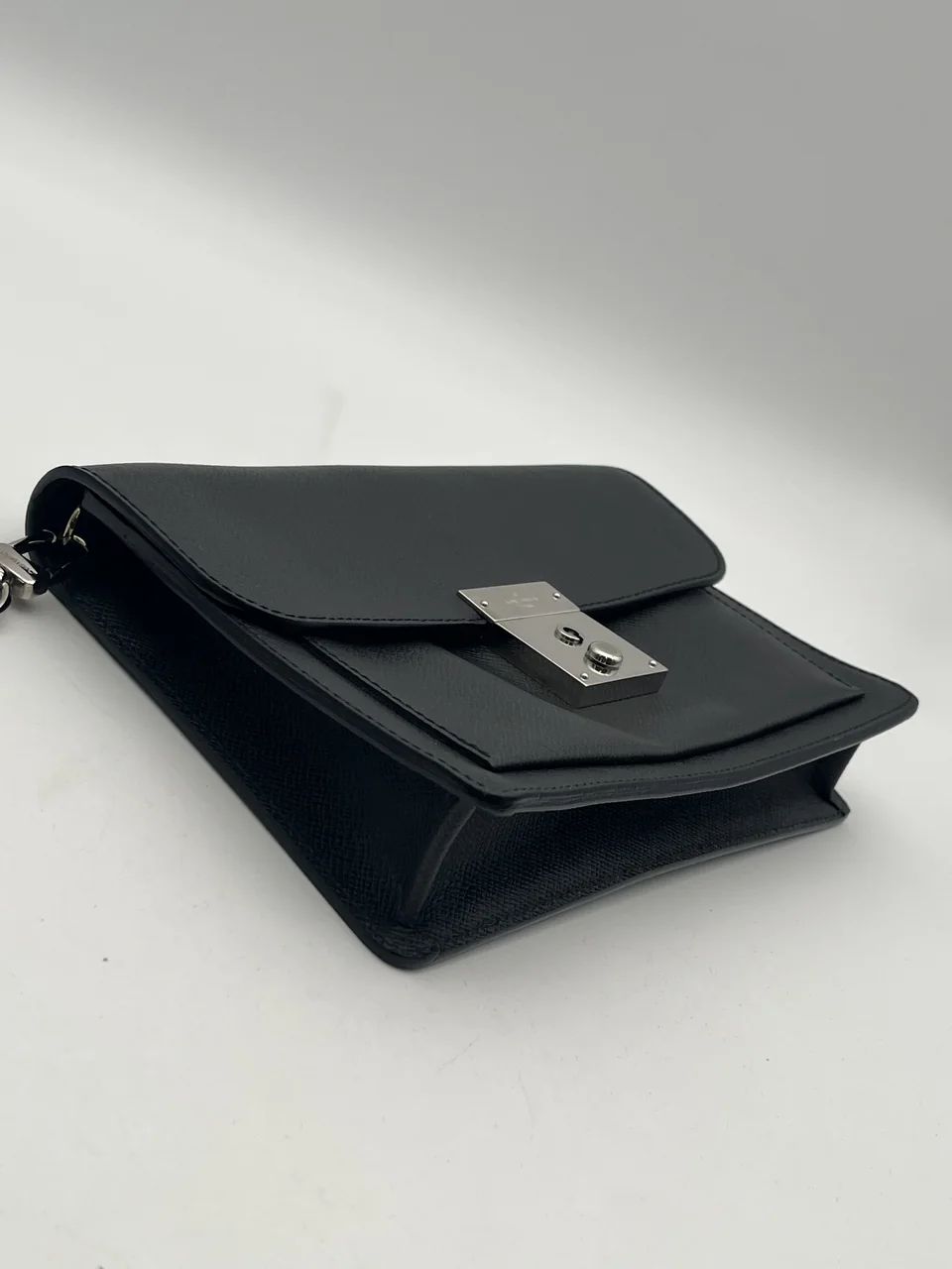 LOUIS VUITTON CLUTCH BAG FOR MEN (BLACK) view 5