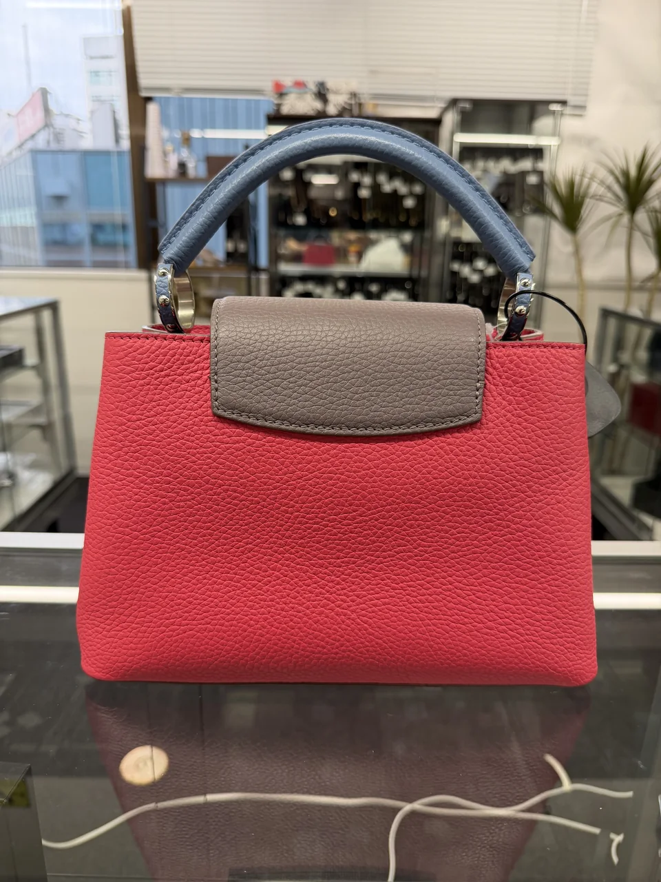 LV M52990 CAPUCINE hover
