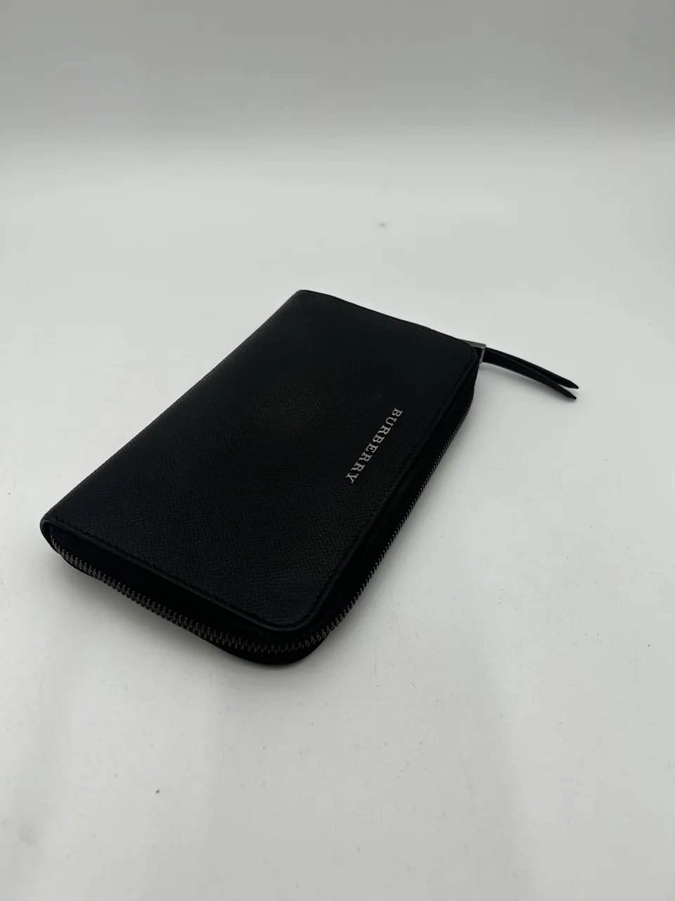 BURBERRY ROUND ZIP LONG WALLET (BLACK) view 3