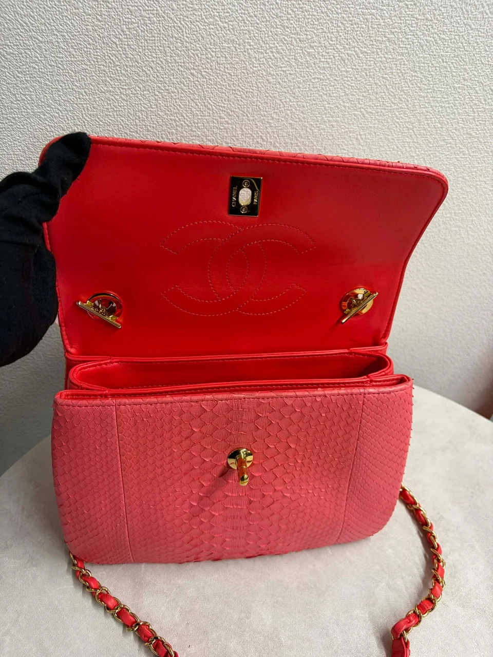 CHANEL TRENDY CC MEDIUM view 3