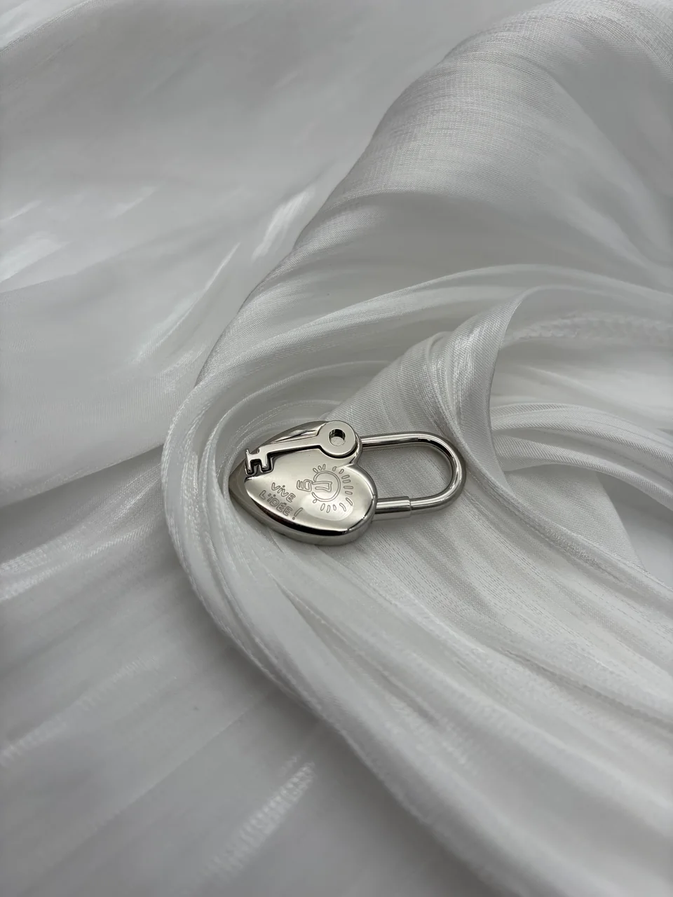 HERMES CADENA hover