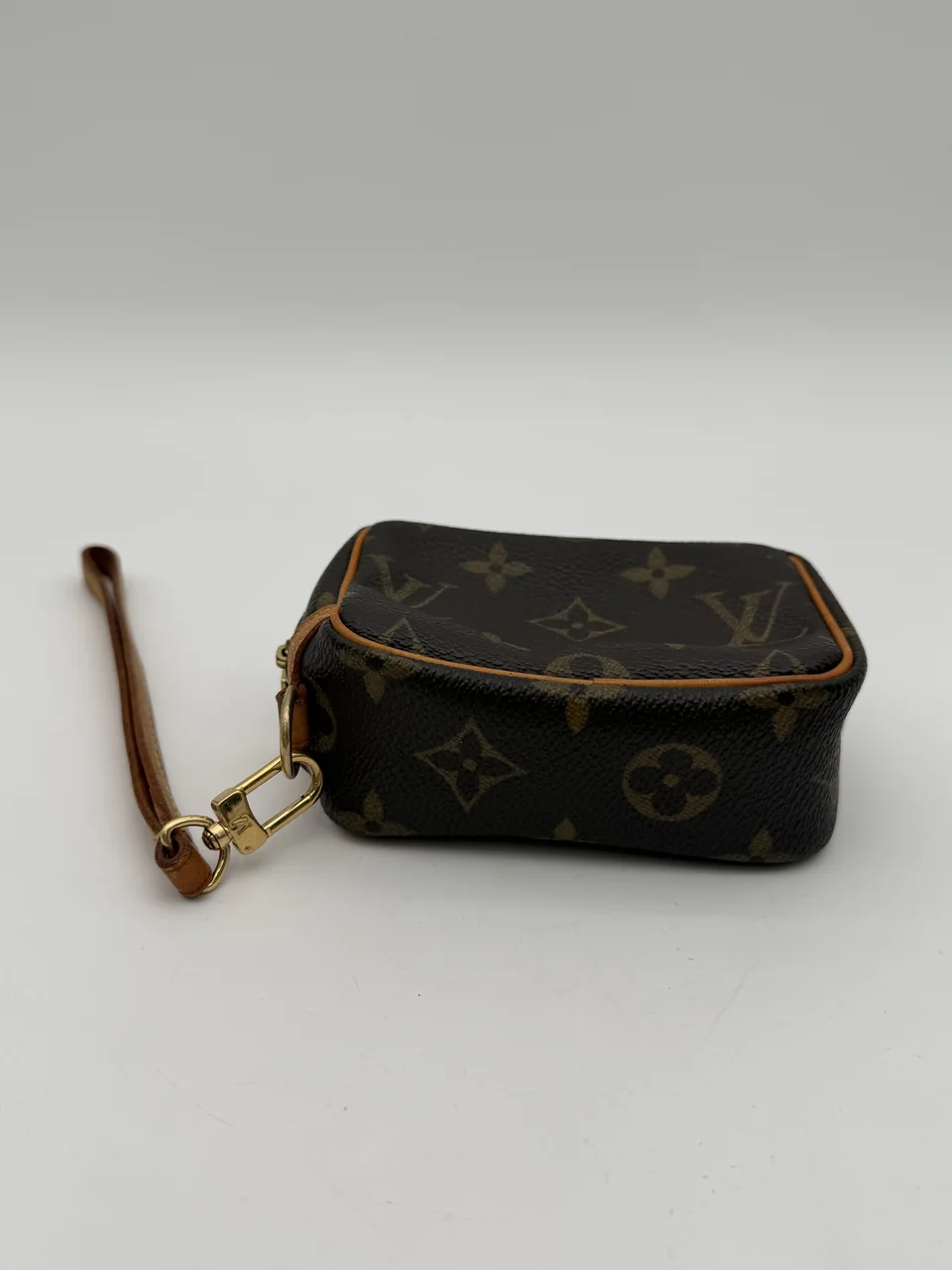 LV MONOGRAM TROUSSE WAPITY view 3
