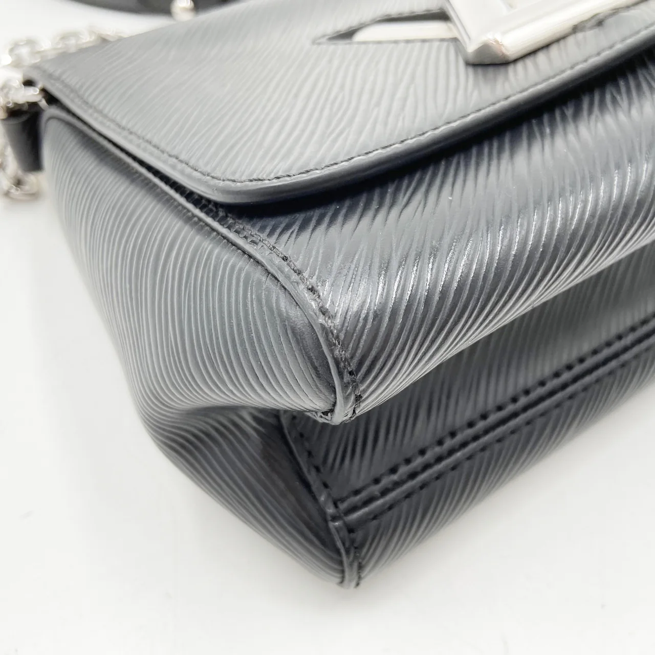 LV EPI TWIST PM (BLACK) view 4